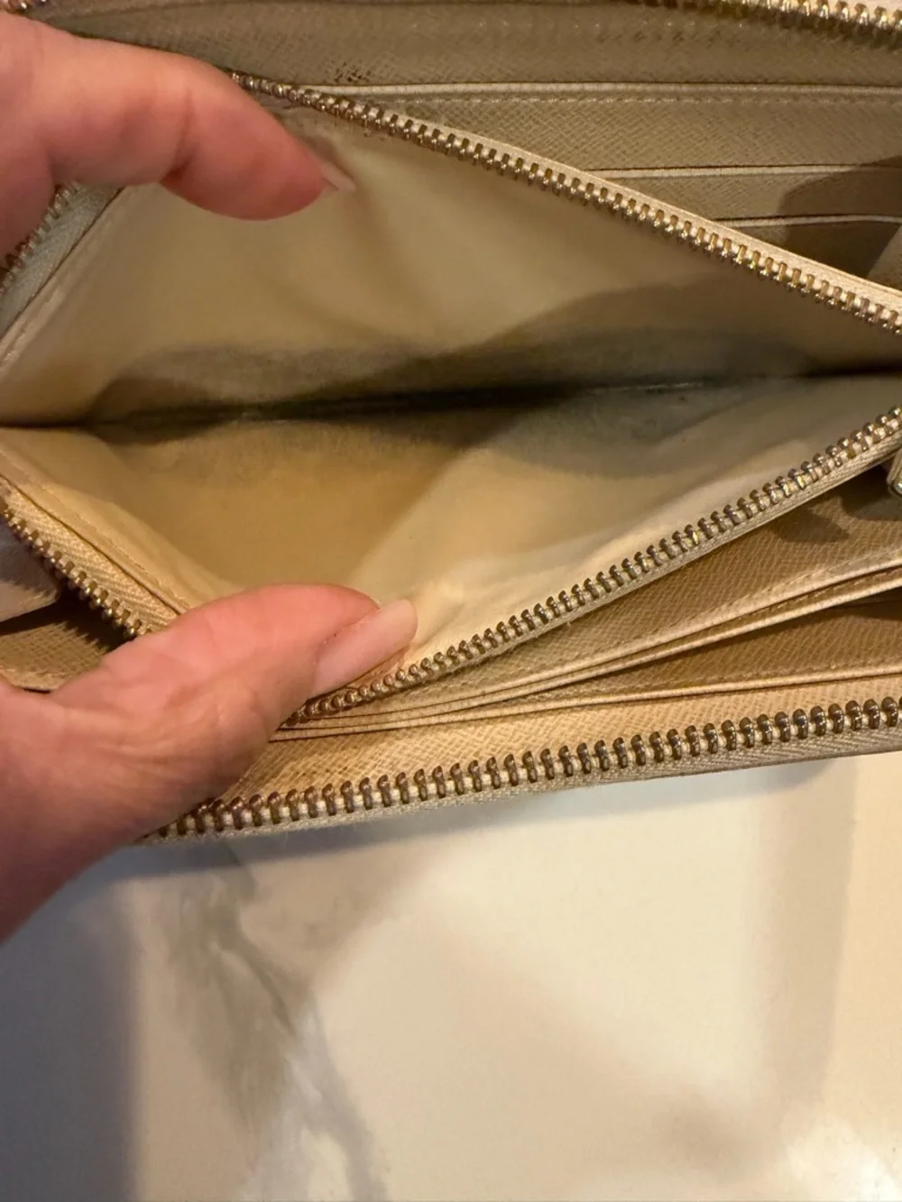 Louis Vuitton Damier Azur Zip-Around Wallet in White and Gray - Picture 9 of 12